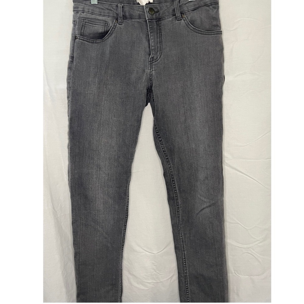H&M brand grey denim jeans. Size 8